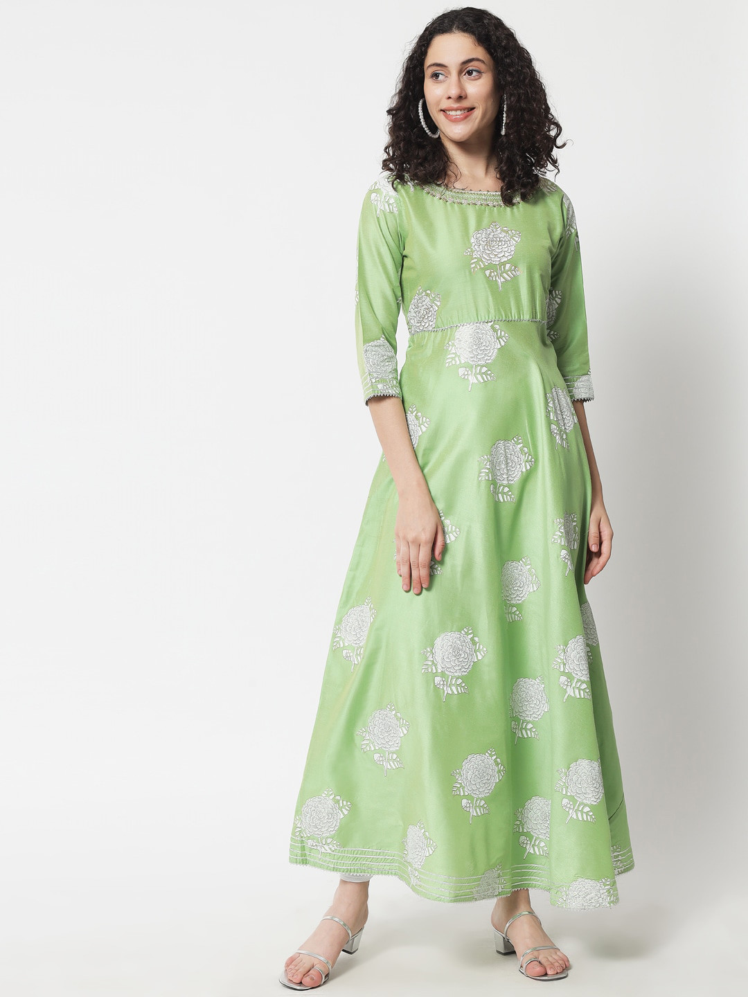 Ramas Women Green Floral Embroidered Chanderi Silk Chanderi Silk Anarkali Kurta