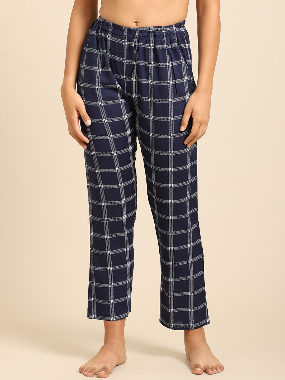 Katn India Women Navy Blue & White Checked Lounge Pants