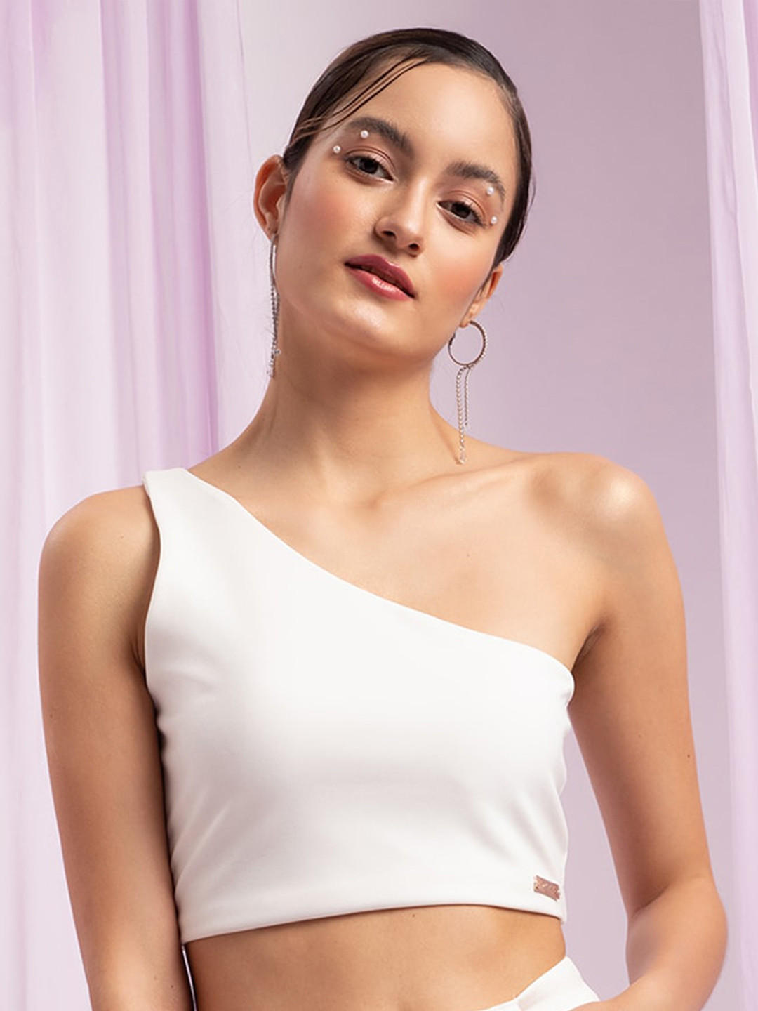 KENDALL & KYLIE Off White One Shoulder Crop Top