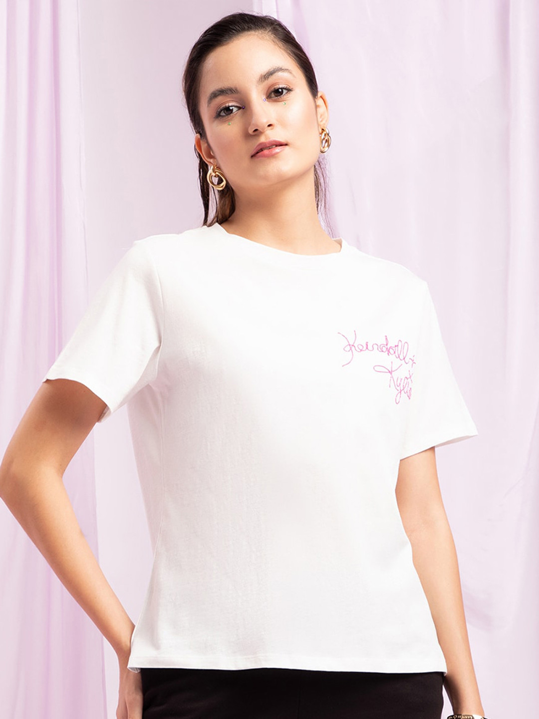 KENDALL & KYLIE Women Off White Typography Oversized  T-shirt