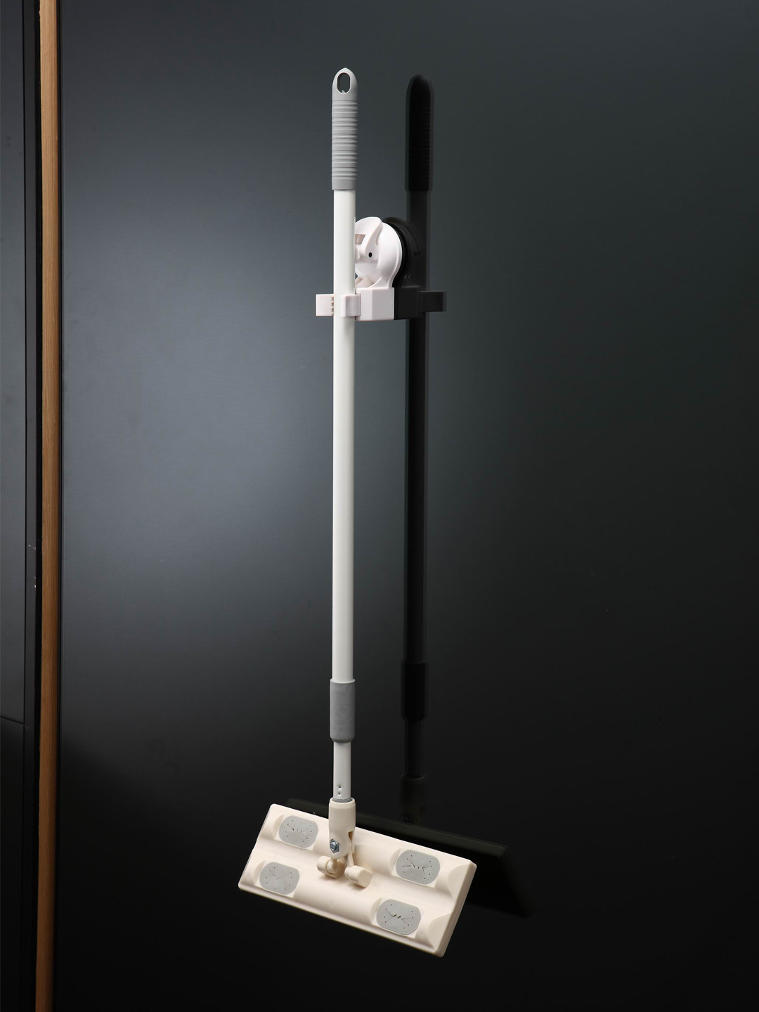 FECA White Suction Mop Holder
