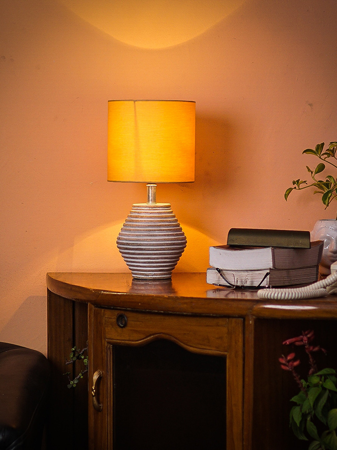 Pinecraft INTERNATIONAL White & Gold-Toned Atury Table Lamp