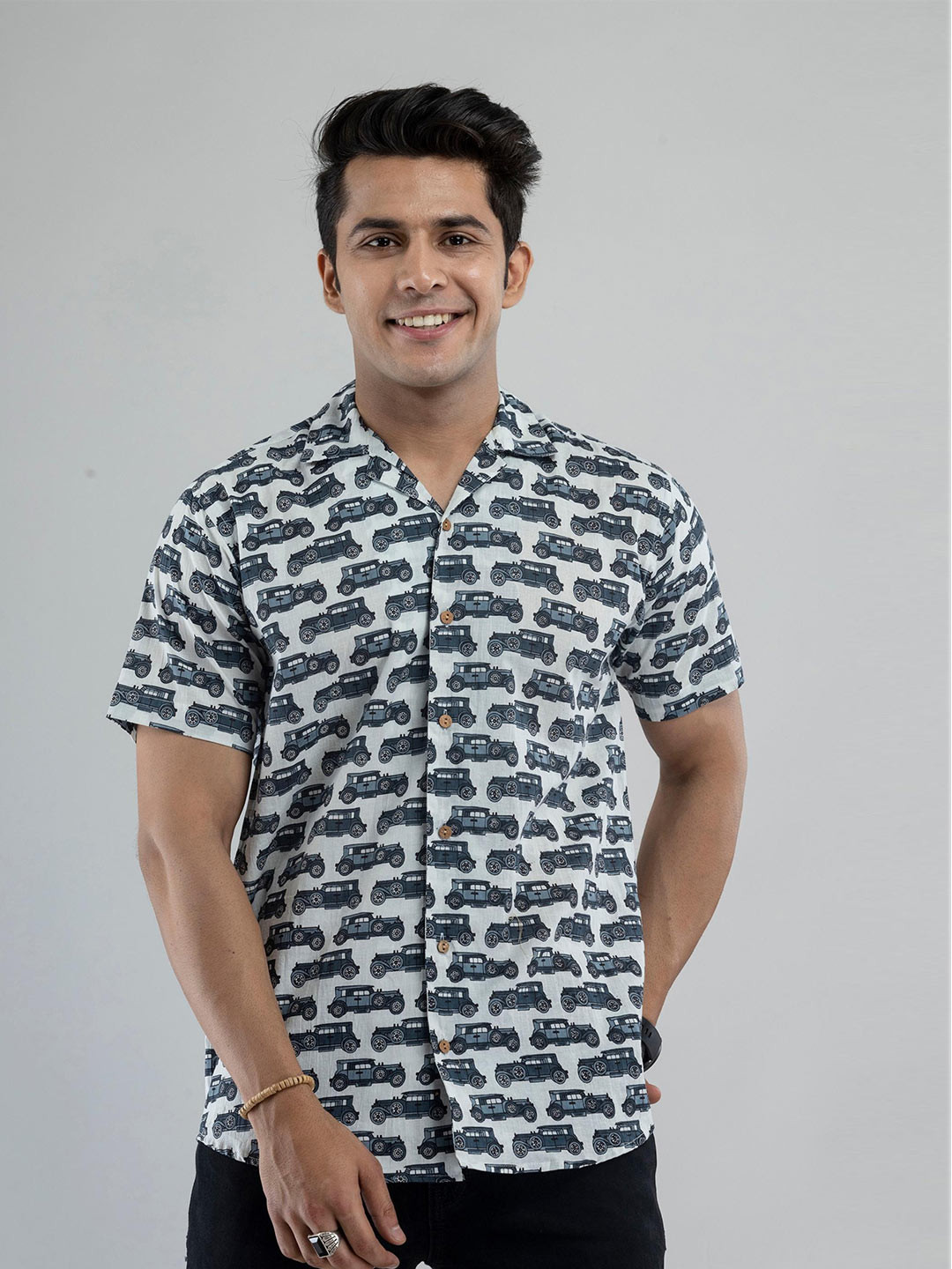 Firangi Yarn Men Blue Classic Printed Casual Shirt