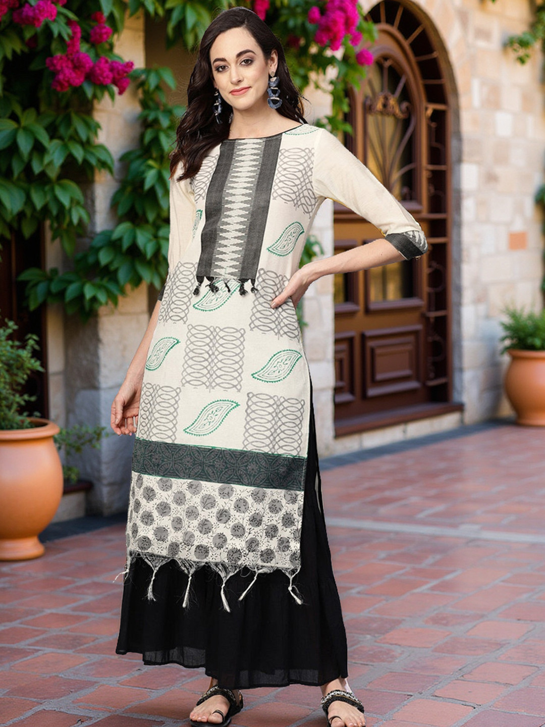 Pannkh Women Off White Chanderi Silk Straight Fit KurtaKurta