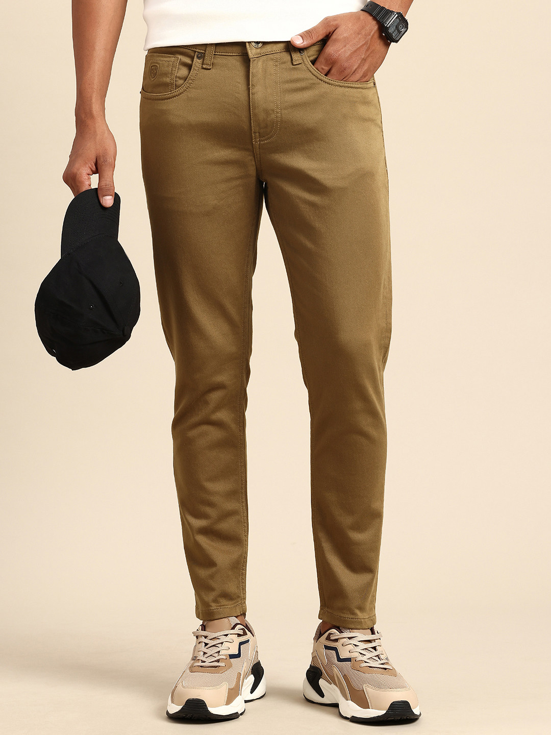 Being Human Men Skinny Fit Mid-Rise Cropped Stretchable Jeans