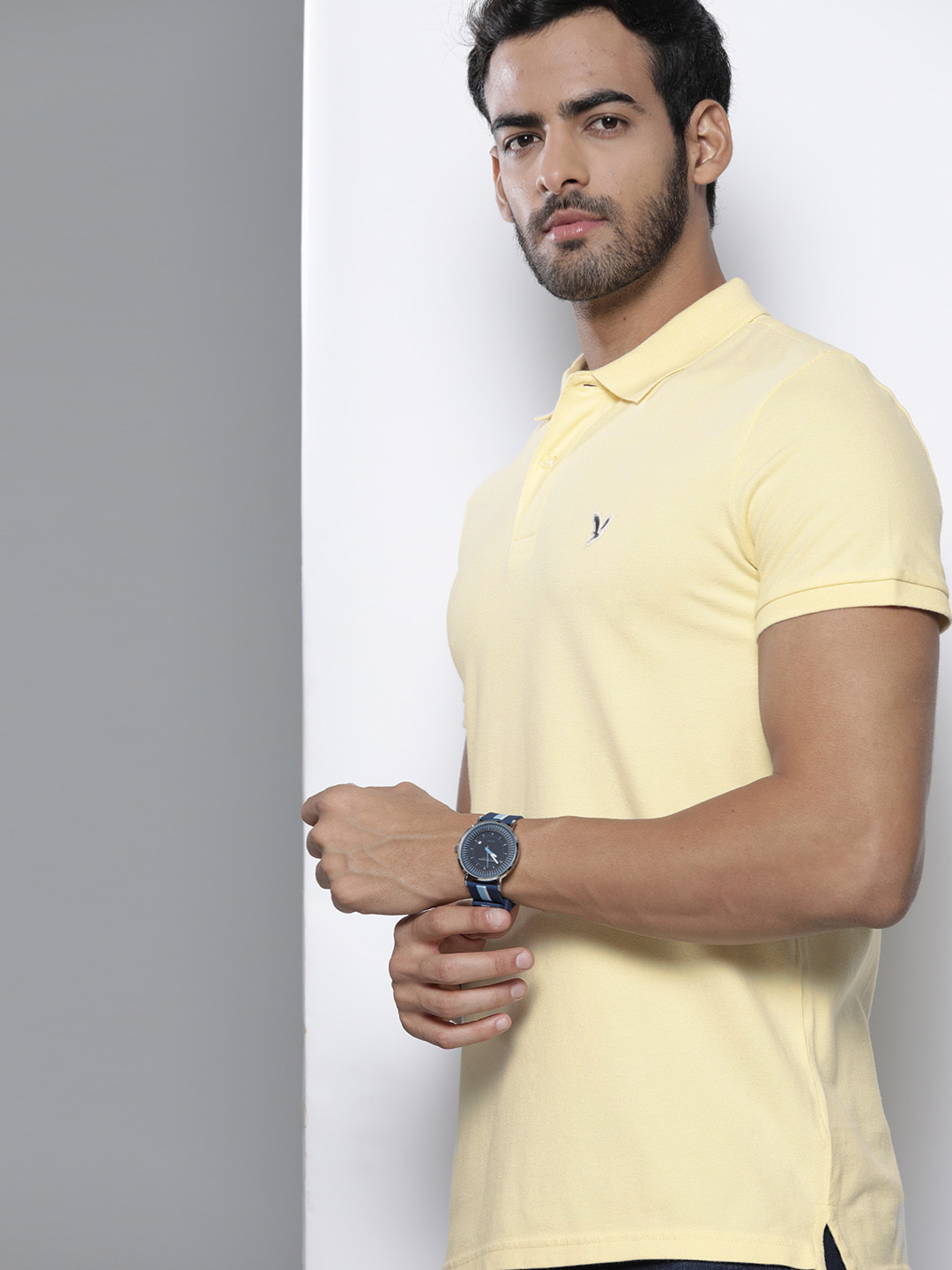 AMERICAN EAGLE OUTFITTERS Men Yellow Solid Polo Collar Slim Fit T-shirt
