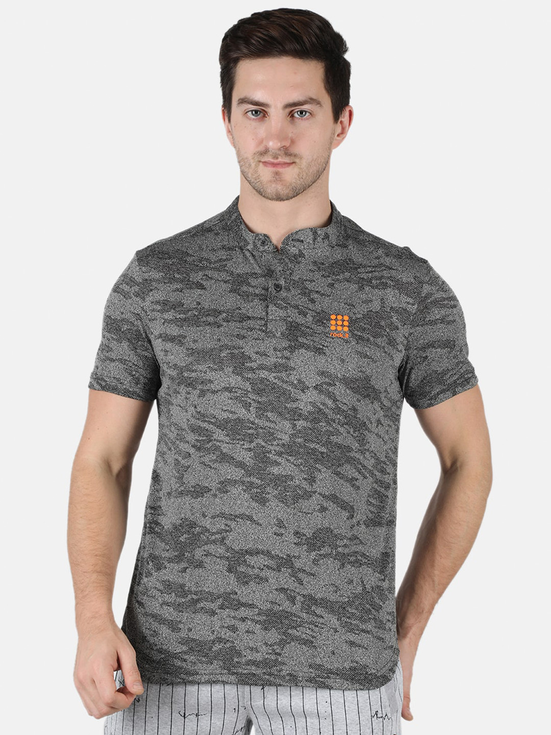 rock it Men Grey Printed Training or Gym T-shirt