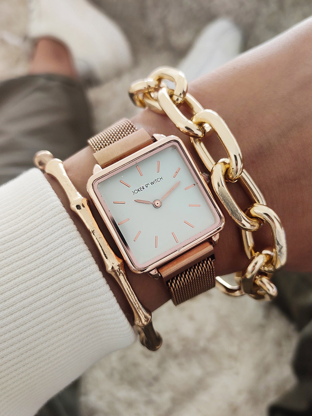 JOKER & WITCH Women Gold-Toned & Black Lowa Watch Gift Set