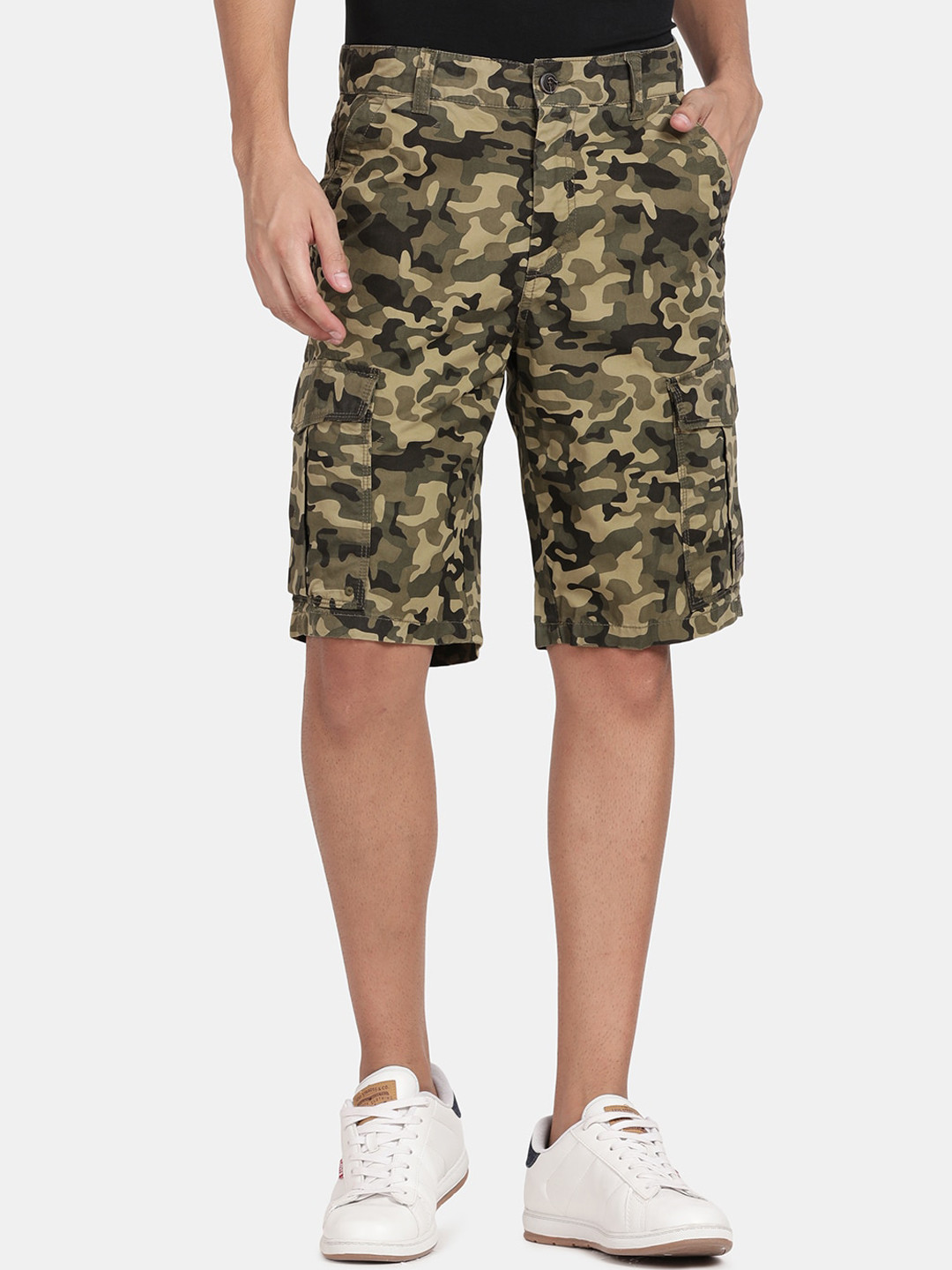 t-base Men Olive Green Camouflage Printed Cargo Shorts