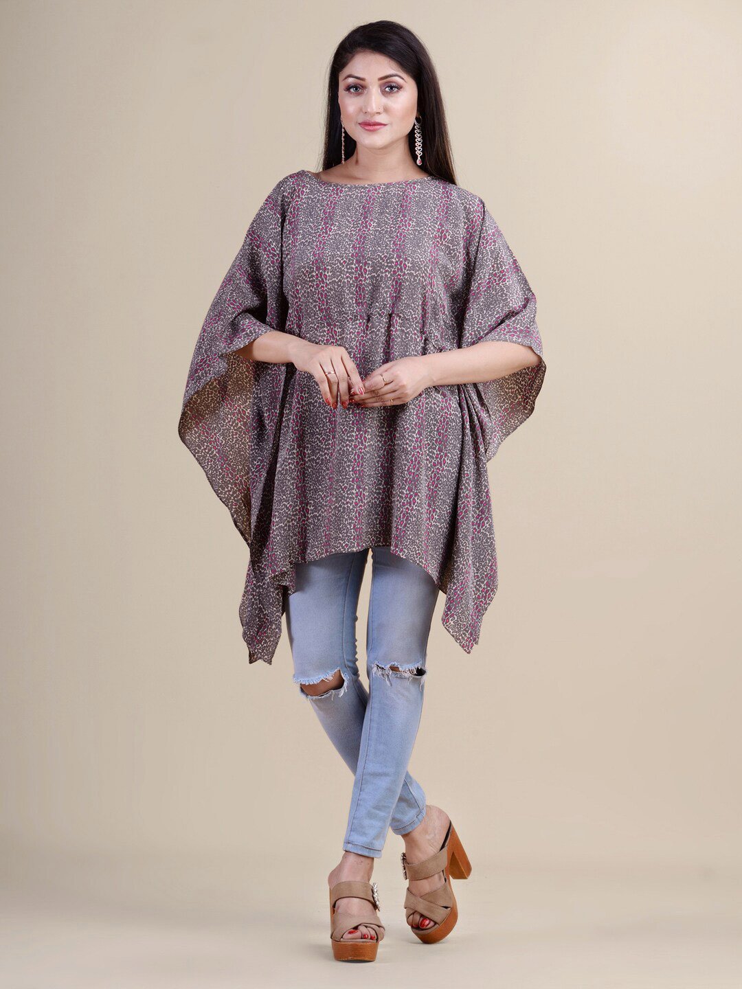 Kaftan Laa Calcutta Women Black Boat Neck Printed Kaftan Tunic