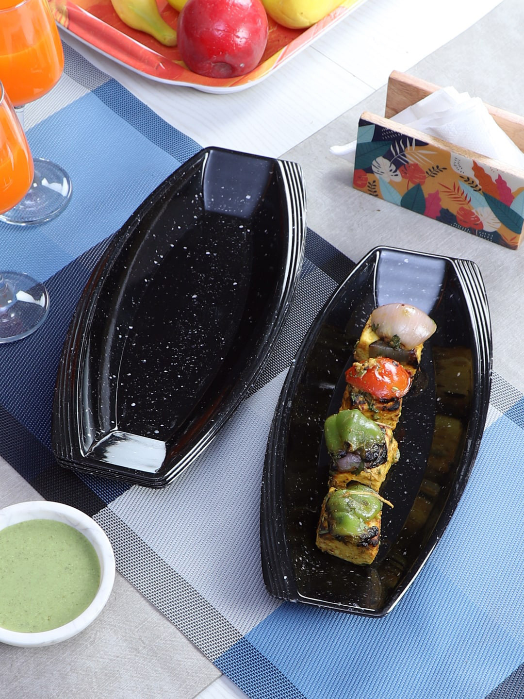 CDI 4 Pcs Black Boat Shaped Platter