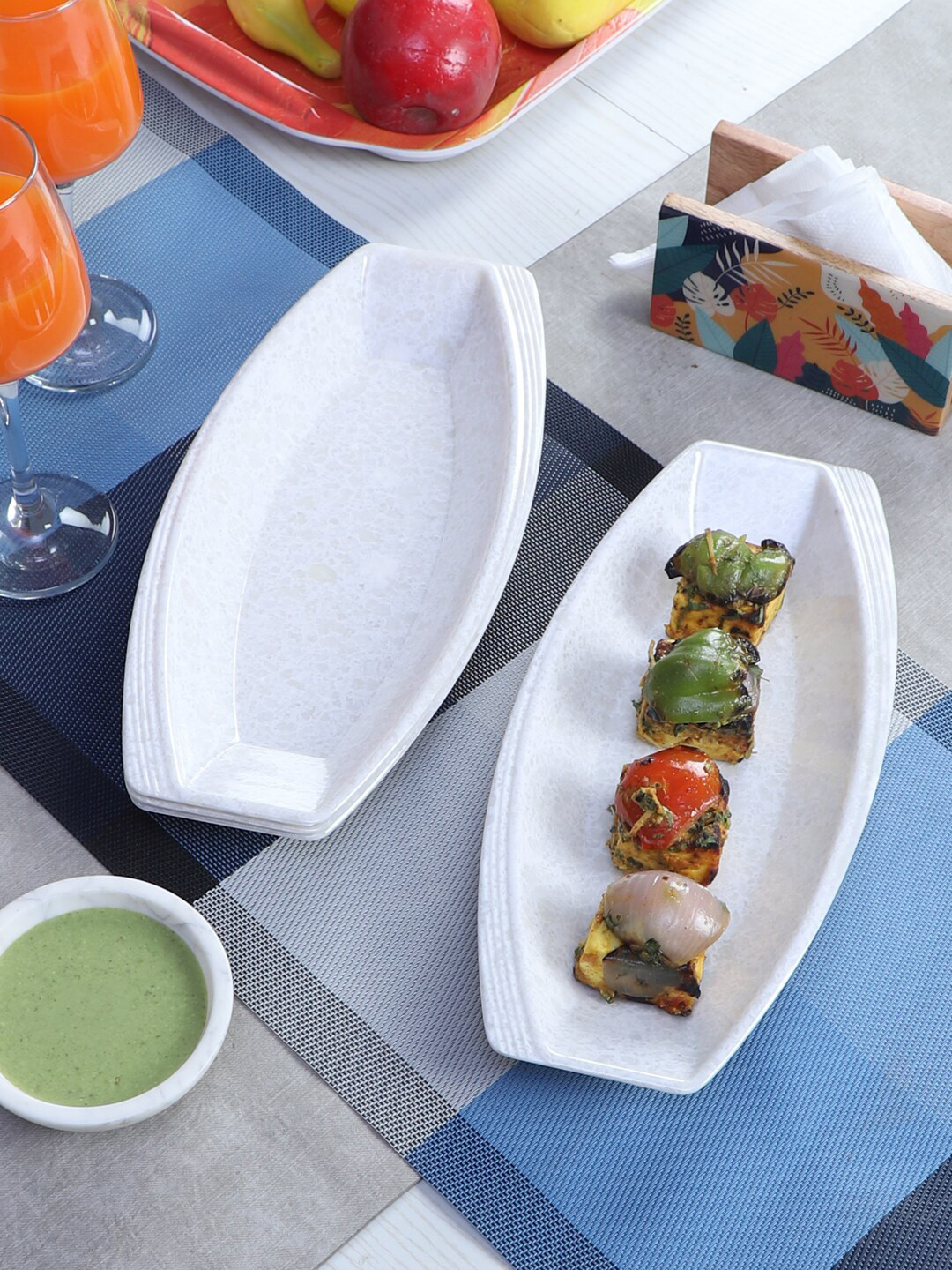 CDI White Set of 4 Boat-shaped Serving Platters