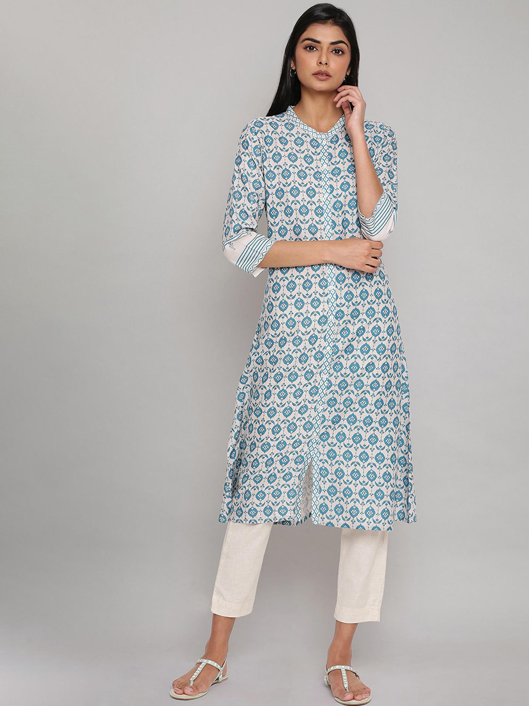 W Women Blue & White Ethnic Motif Printed Kurta