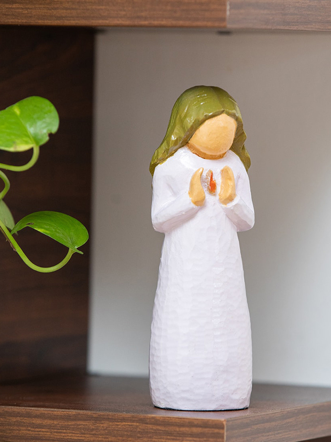 ExclusiveLane Heartbeats White Wood Natural Living Room Small Showpiece - 6.3 Inches