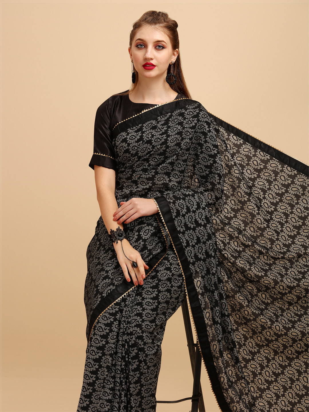 Sangria Black & Silver-Toned Paisley Lace Saree
