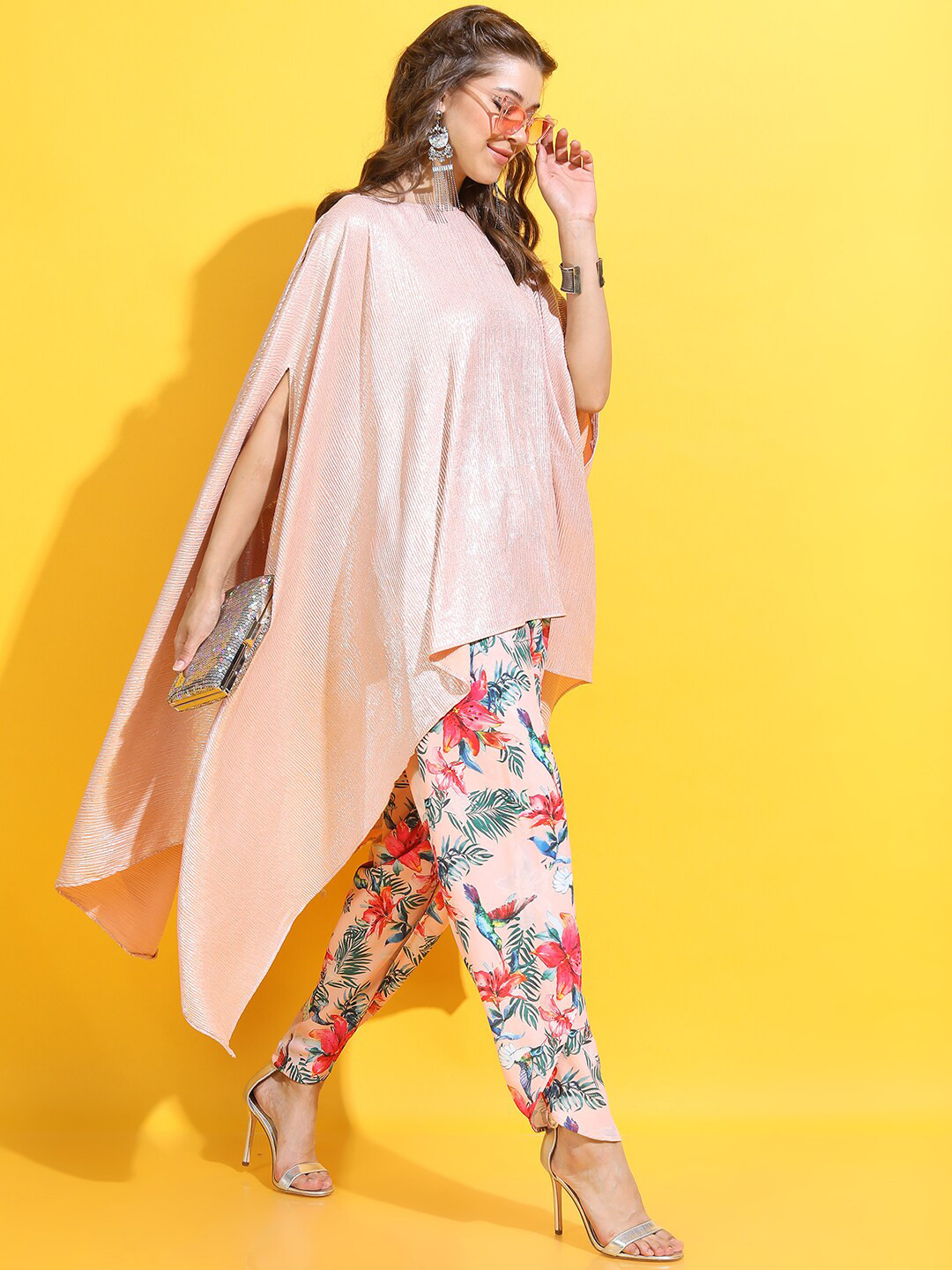 Vishudh Women Peach-coloured Floral Viscose Rayon Kurta with Trouser