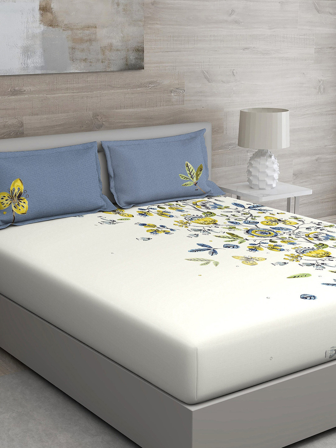GM Matthiola White Floral Cotton 150 TC Queen Bedsheet with 2 Pillow Covers-228 x 274 cm