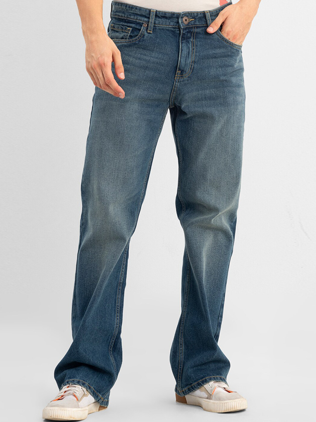 Snitch Men Blue Mildly Distressed Light Fade Stretchable Cotton Jeans