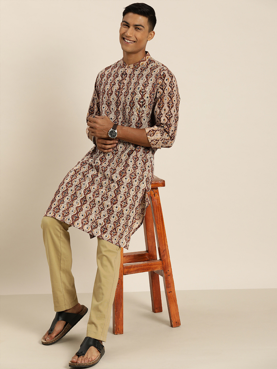 Taavi Men Beige & Maroon Kalamkari Printed Pure Cotton Kurta