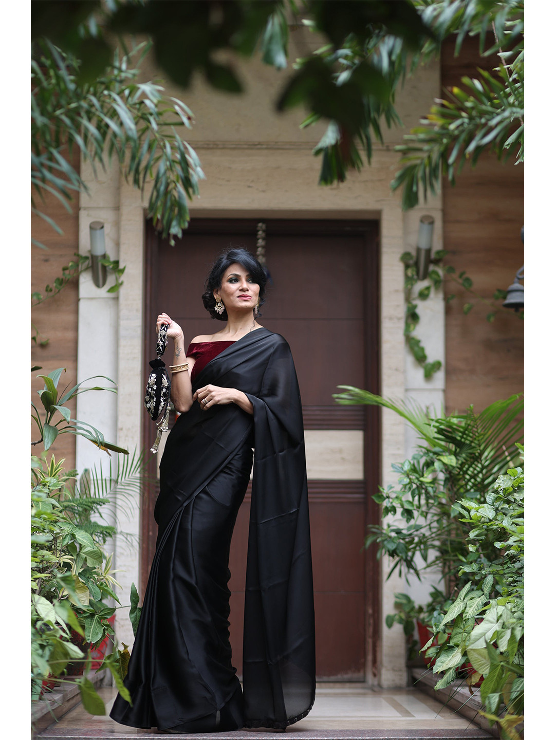 Swtantra Black Solid Satin Saree