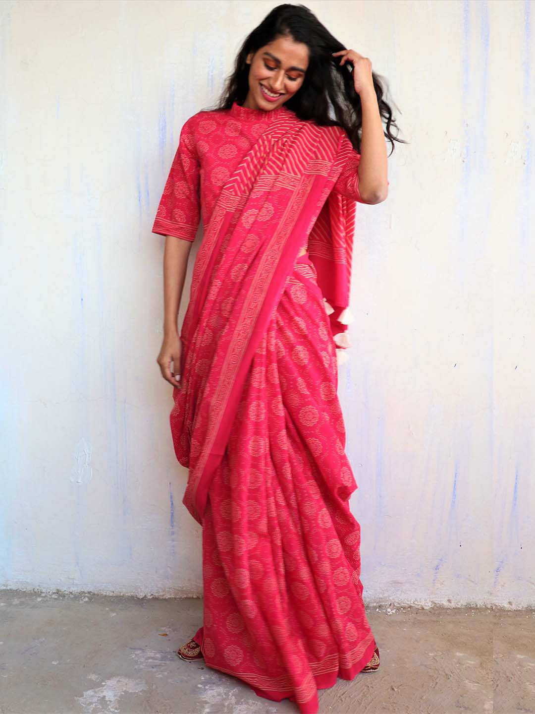 Chidiyaa Pink & Gold Floral Pure Cotton Saree