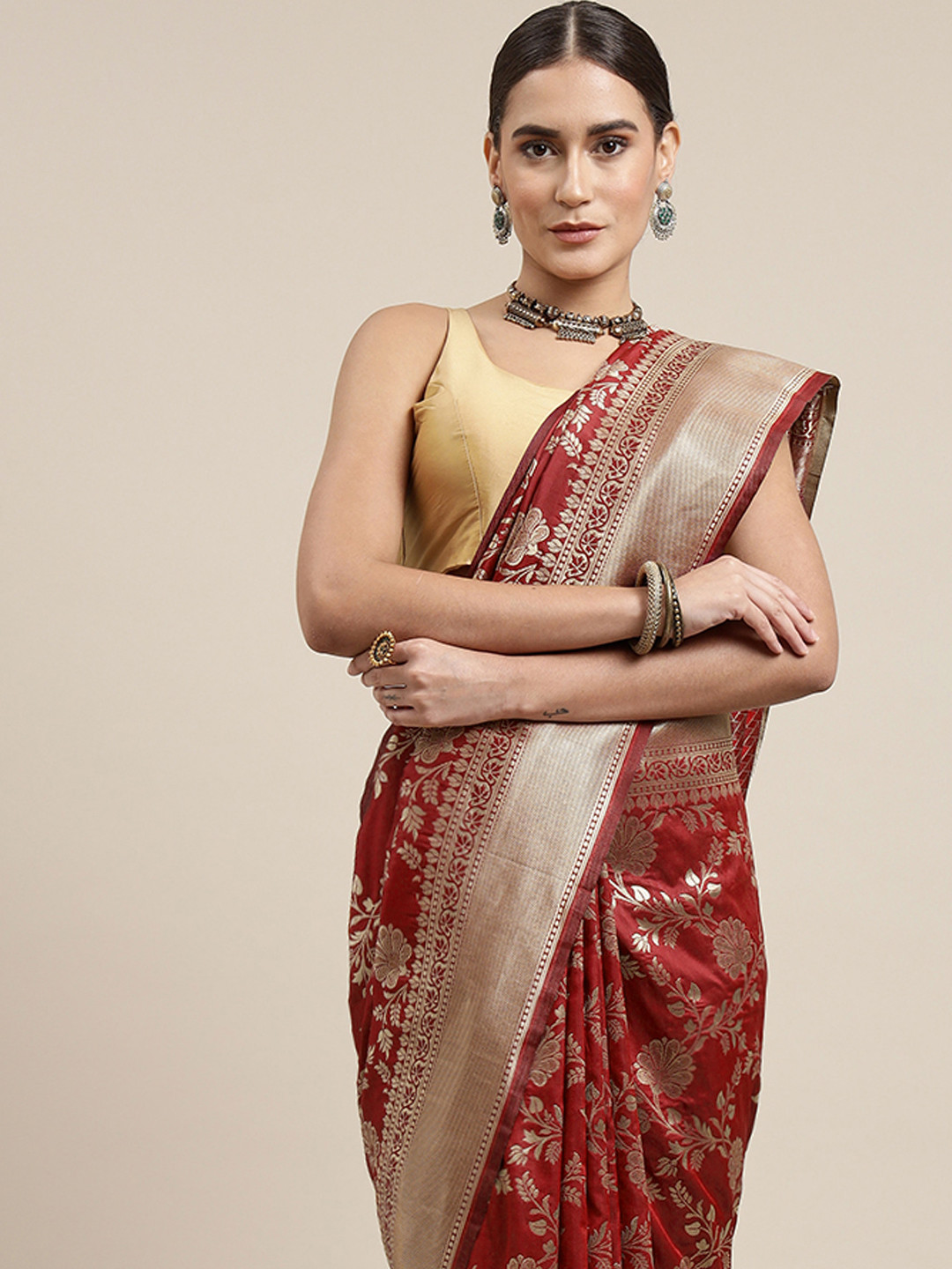 Royal Rajgharana Saree Red & Gold Floral Silk Blend Celebrity Banarasi Sarees