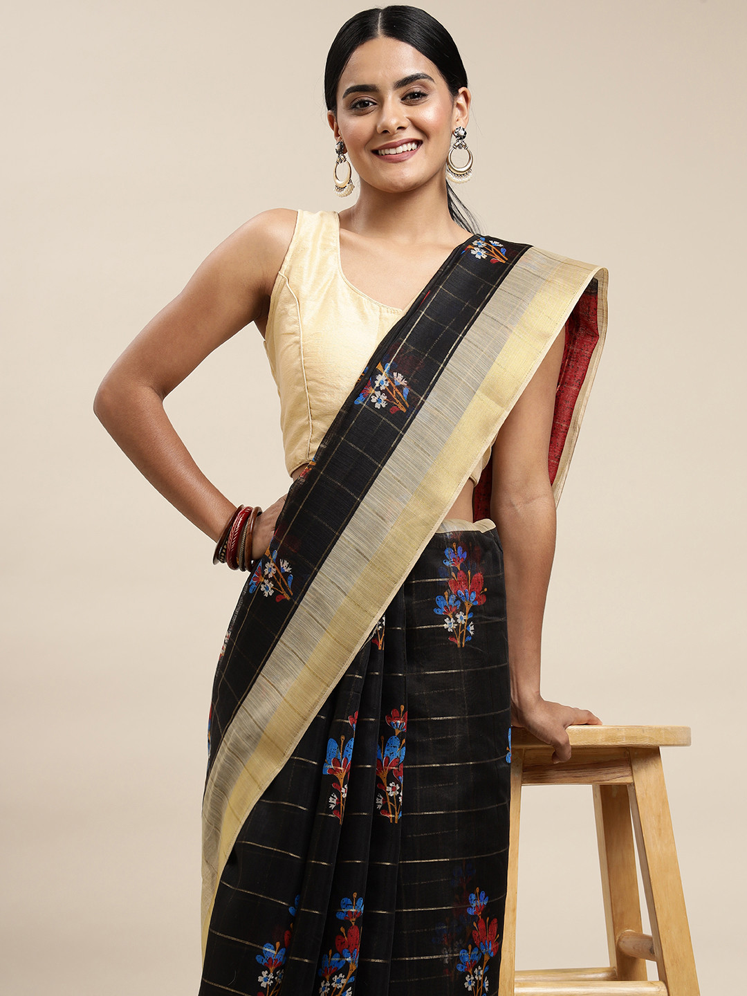 Saree Swarg Black & Red Floral Print Sarees