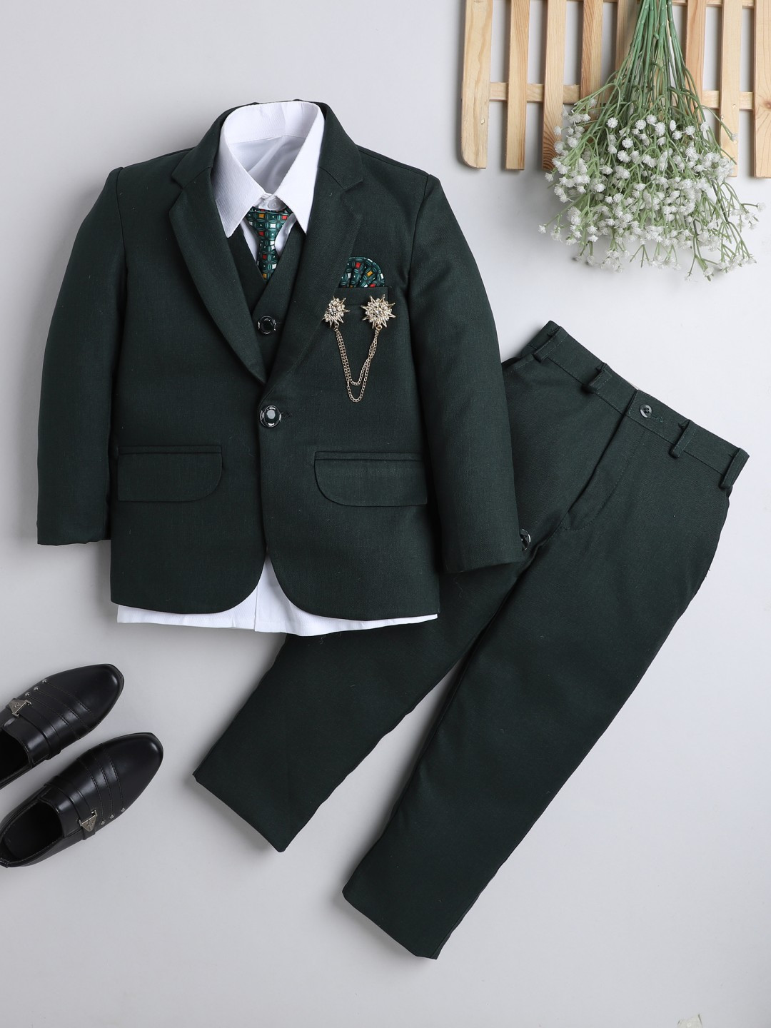 DKGF FASHION Boys Green Single Breasted 5 Piece Regular Fit Suit