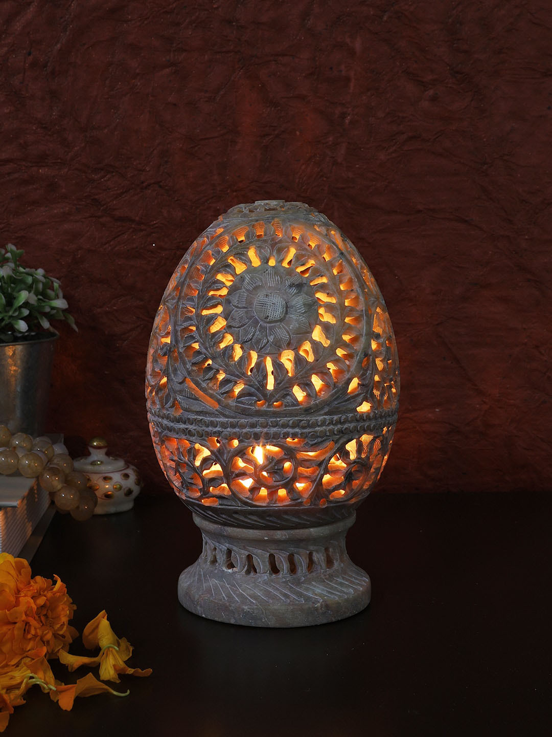 Aapno Rajasthan Red & Beige Egg Shaped Candle Holder