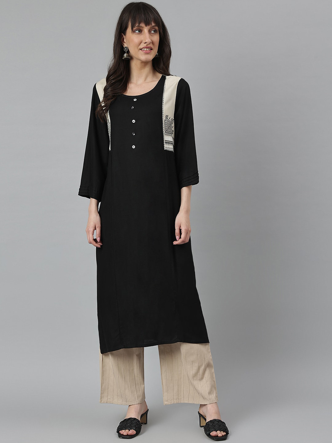 DECKEDUP Women Black Flared Sleeves Thread Work Kurta