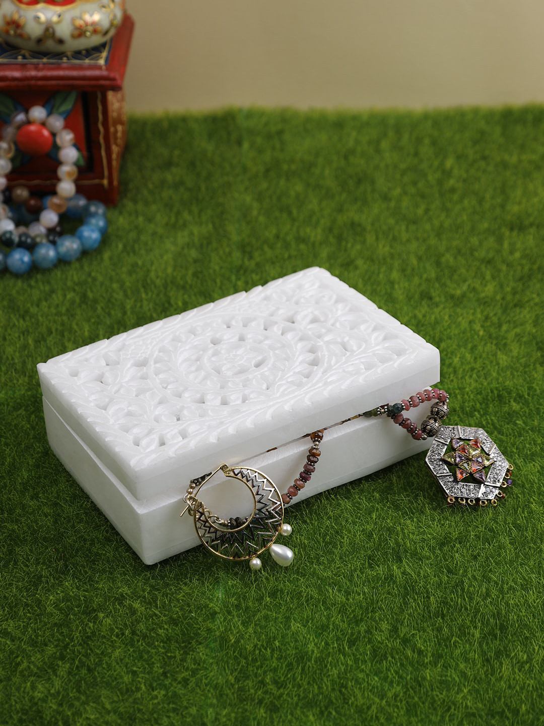 Aapno Rajasthan Unisex White Intricate Designed Handmade Concrete Jewellery Organisers