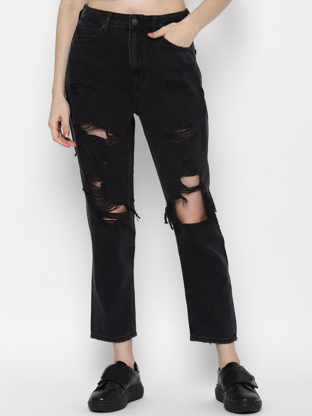 AMERICAN EAGLE OUTFITTERS Women Black Slim Fit Highly Distressed Jeans