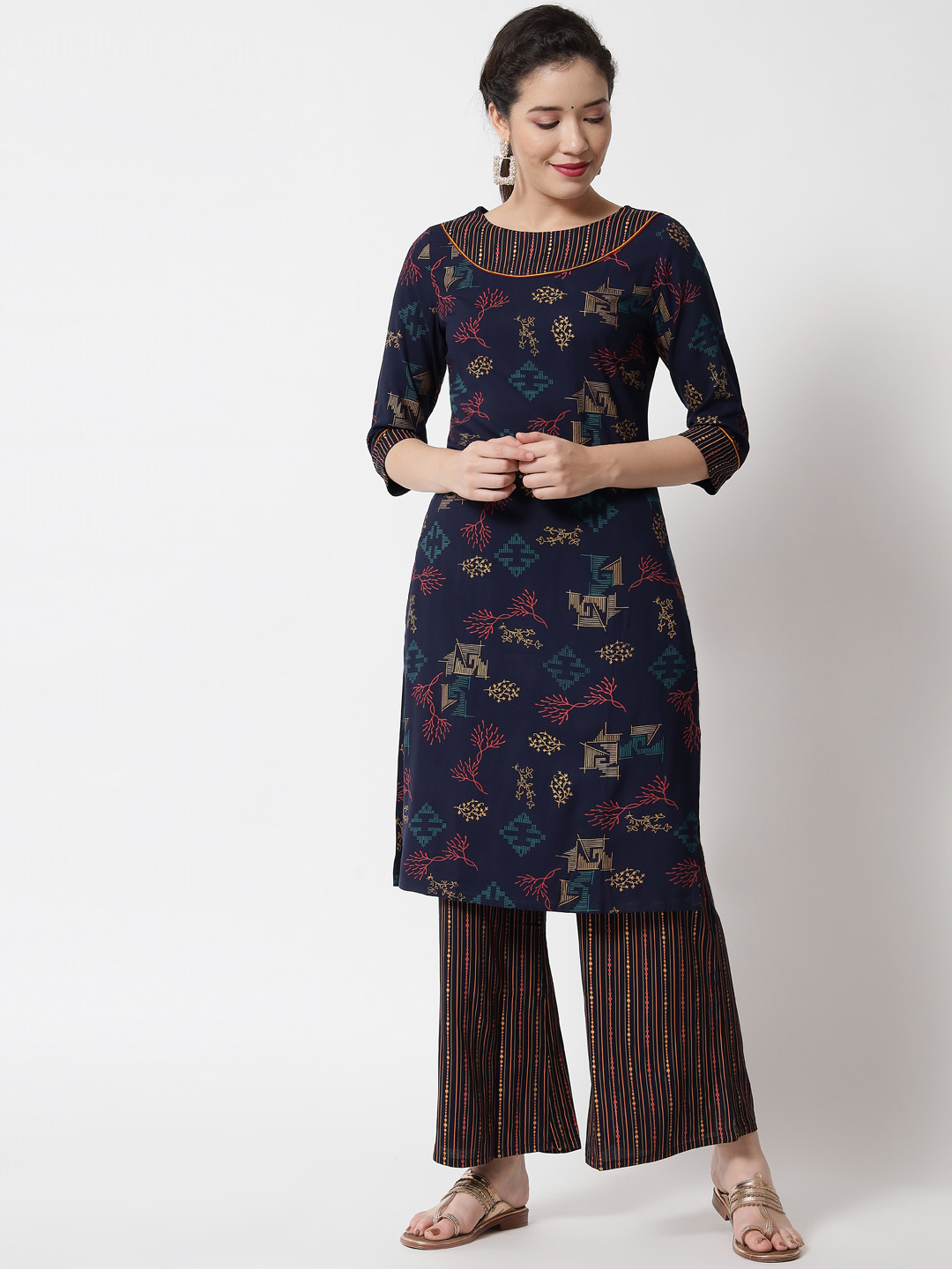 Shopping Queen Women Navy Blue Floral Printed Kurti with Palazzos