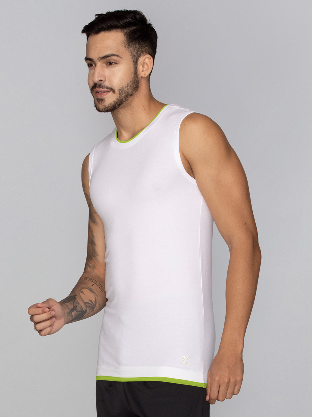 XYXX Men White Solid Moisture Absorbing Gym Vest with Anti-bacterial Silver Finish