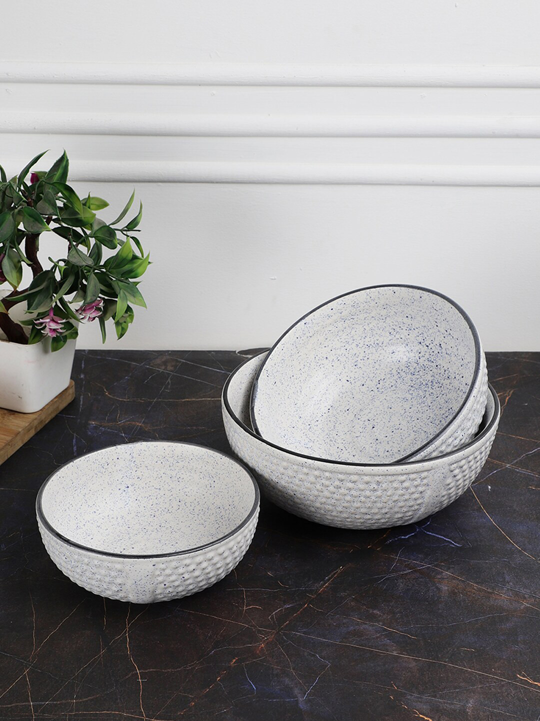 VarEesha Set Of 3 White Textured Ceramic Serveware