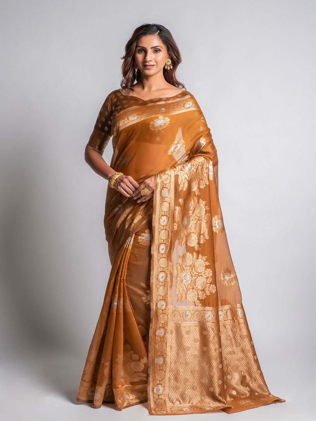 Lilots Copper-Toned & Gold-Toned Floral Woven Design Saree