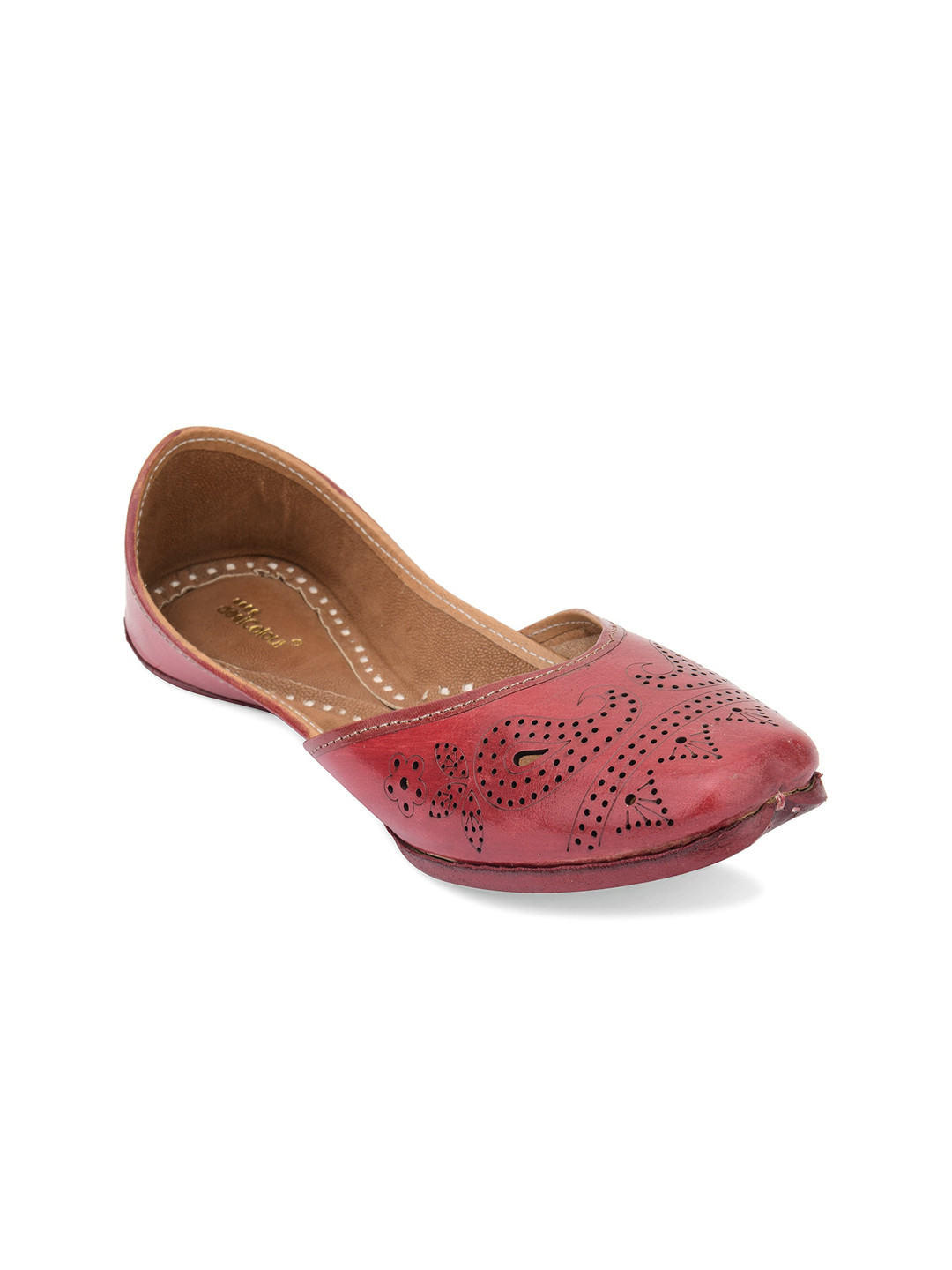 DESI COLOUR Women Red Embellished Ethnic Mojaris with Laser Cuts Flats