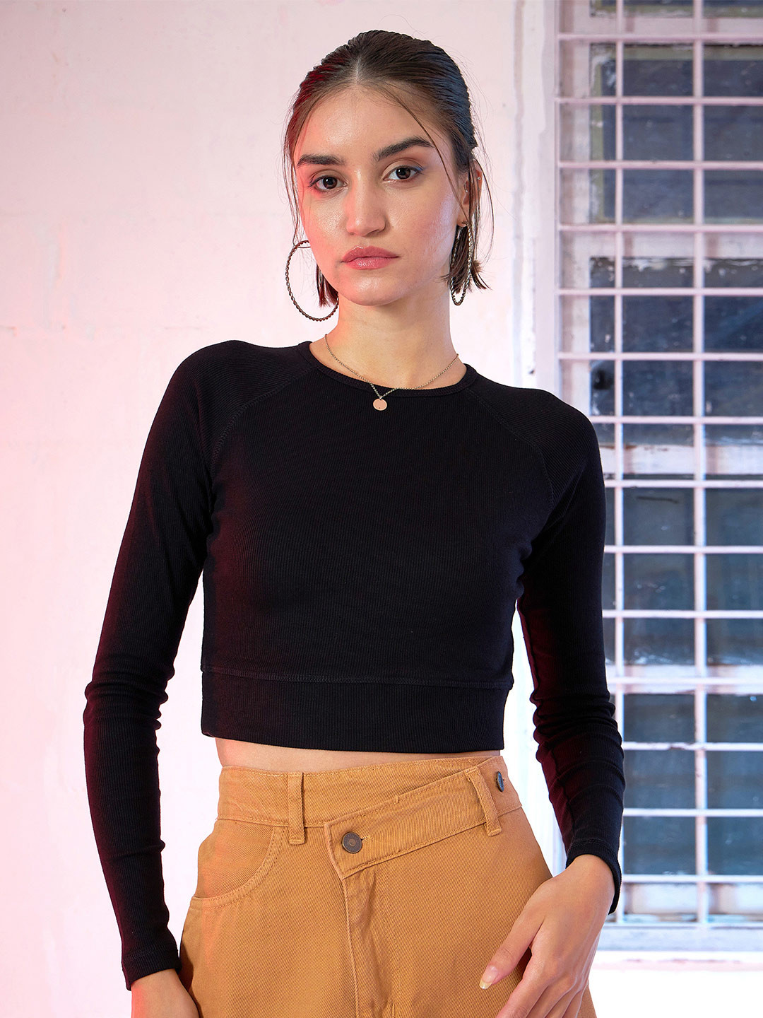 SASSAFRAS Black Crop Top