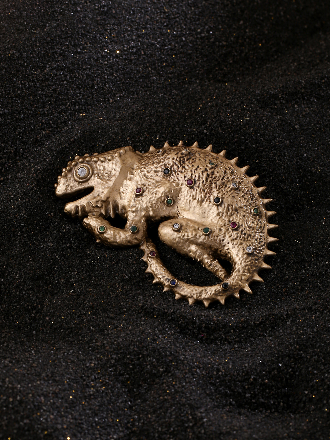 COSA NOSTRAA Men Gold-Toned Chameoleone Brooch Pin