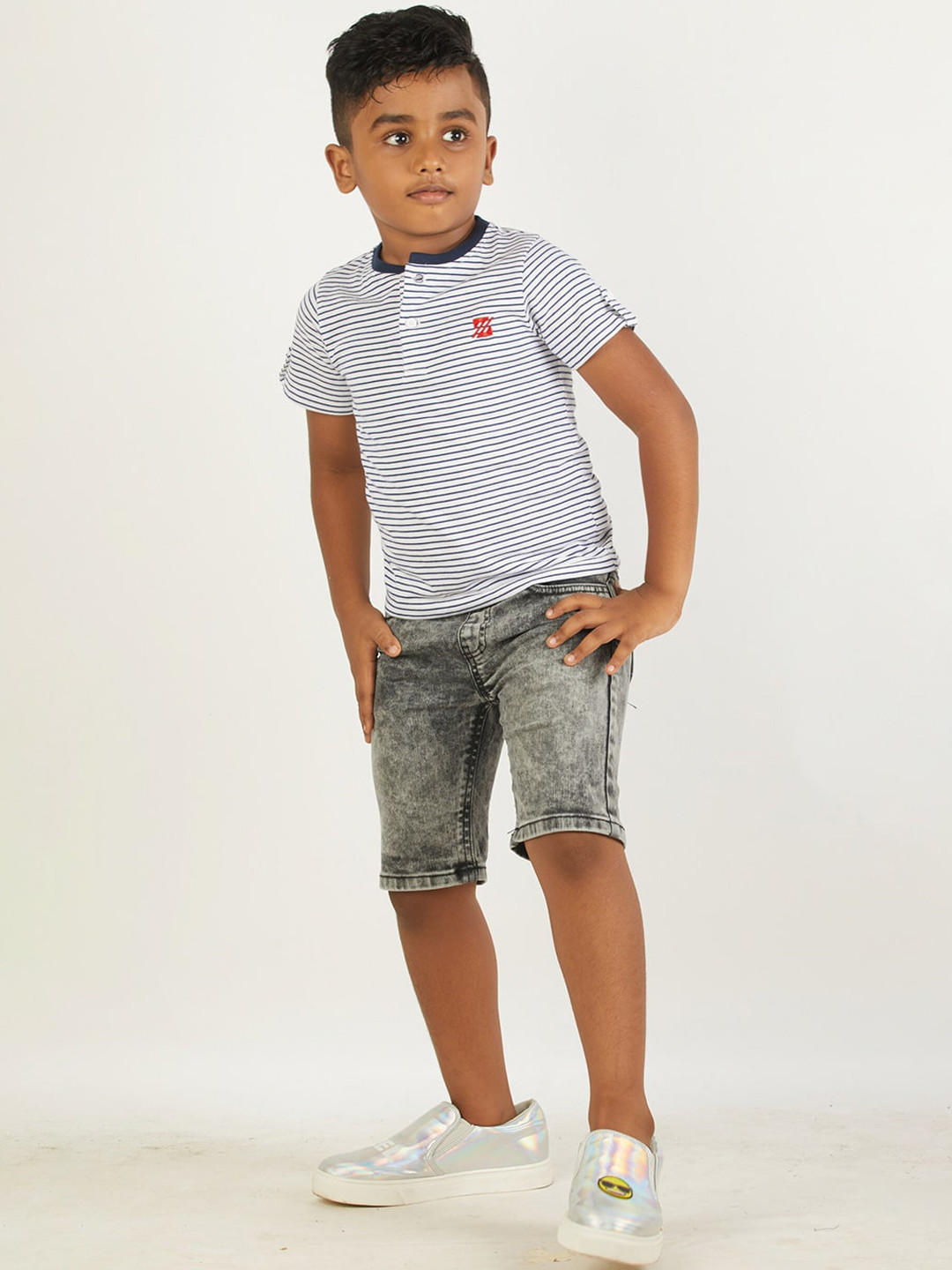 Zalio Boys White & Grey Striped T-shirt with Shorts