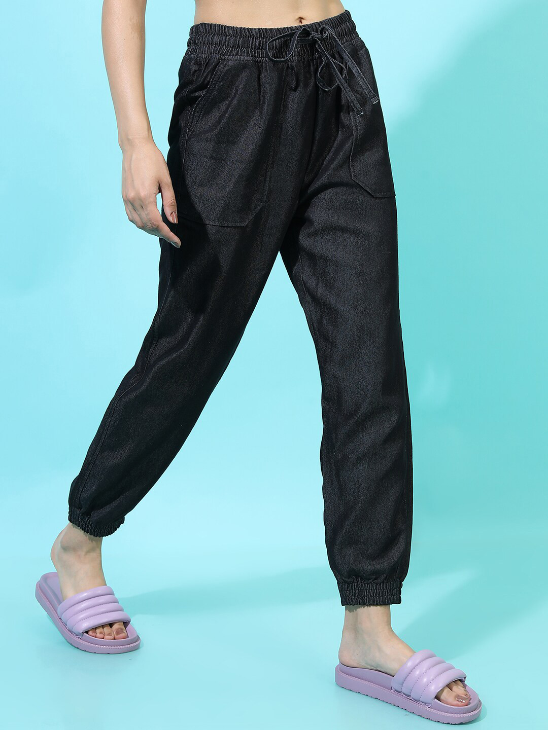 Tokyo Talkies Women Stunning Black Jogger Fit Cropped Jeans