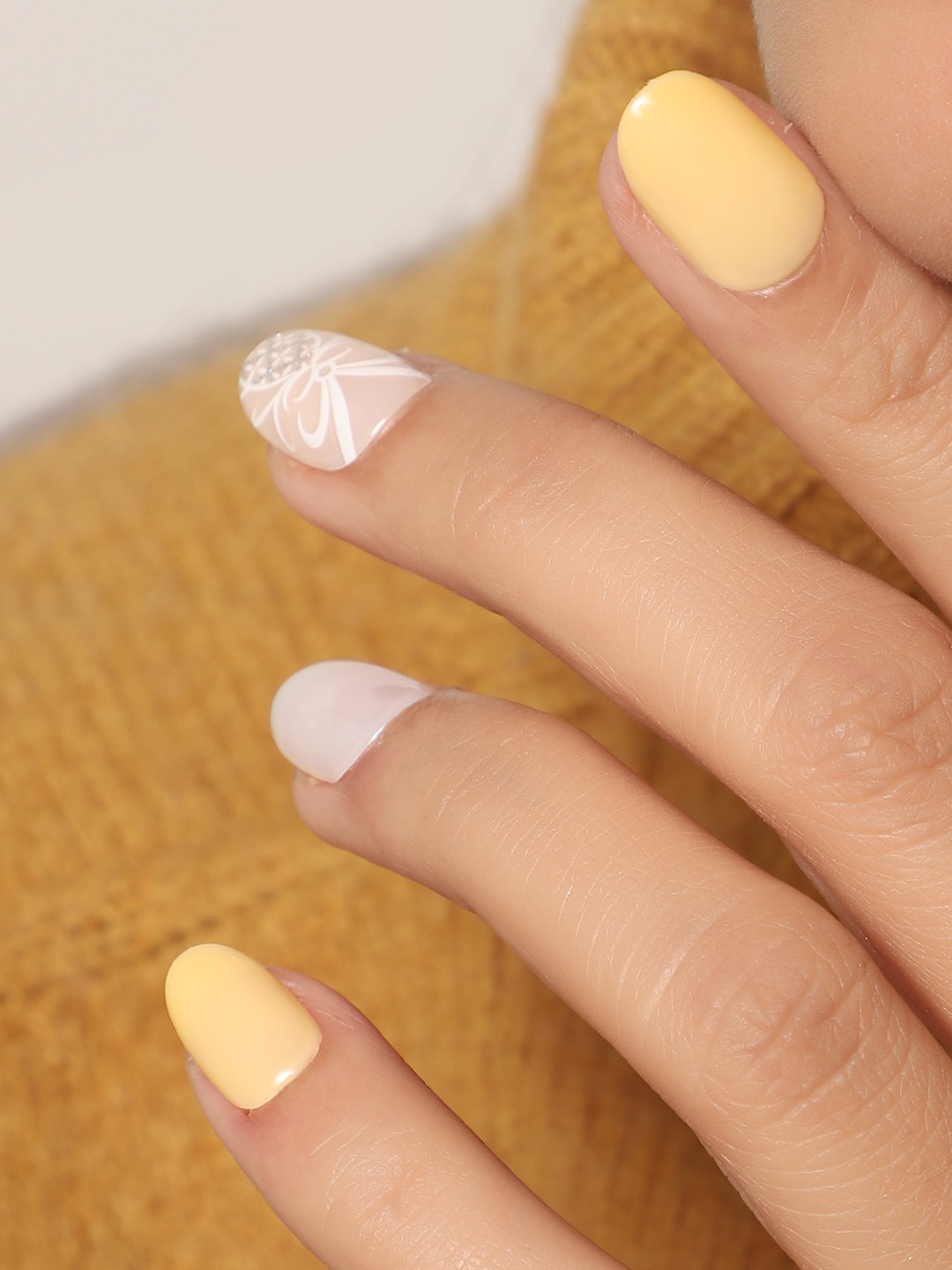 LICK 30Pcs Glossy Pattern Reusable Artificial Fake Press On Nails - Yellow