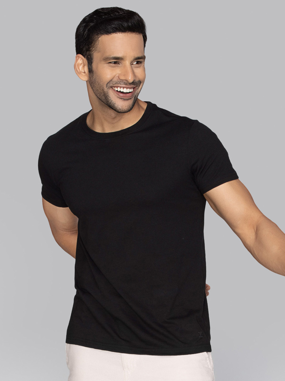 XYXX Men Black N9 Silver Finish Solid T-shirts