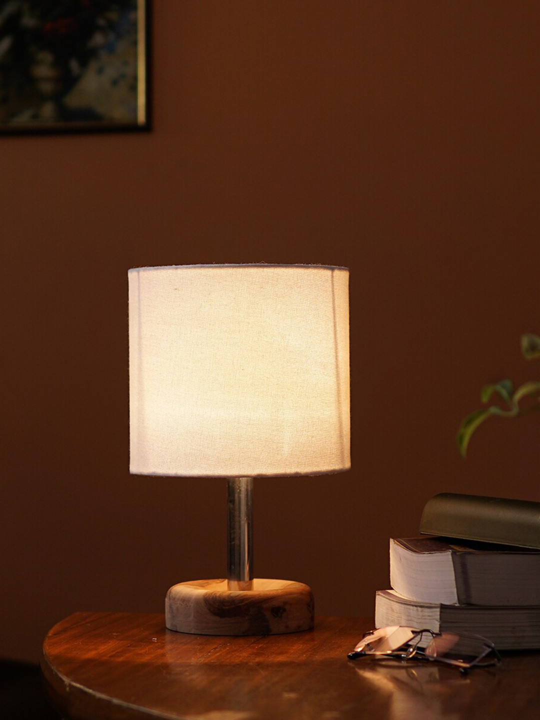 Pinecraft INTERNATIONAL White Edra Table Lamp With Cylinder Shade