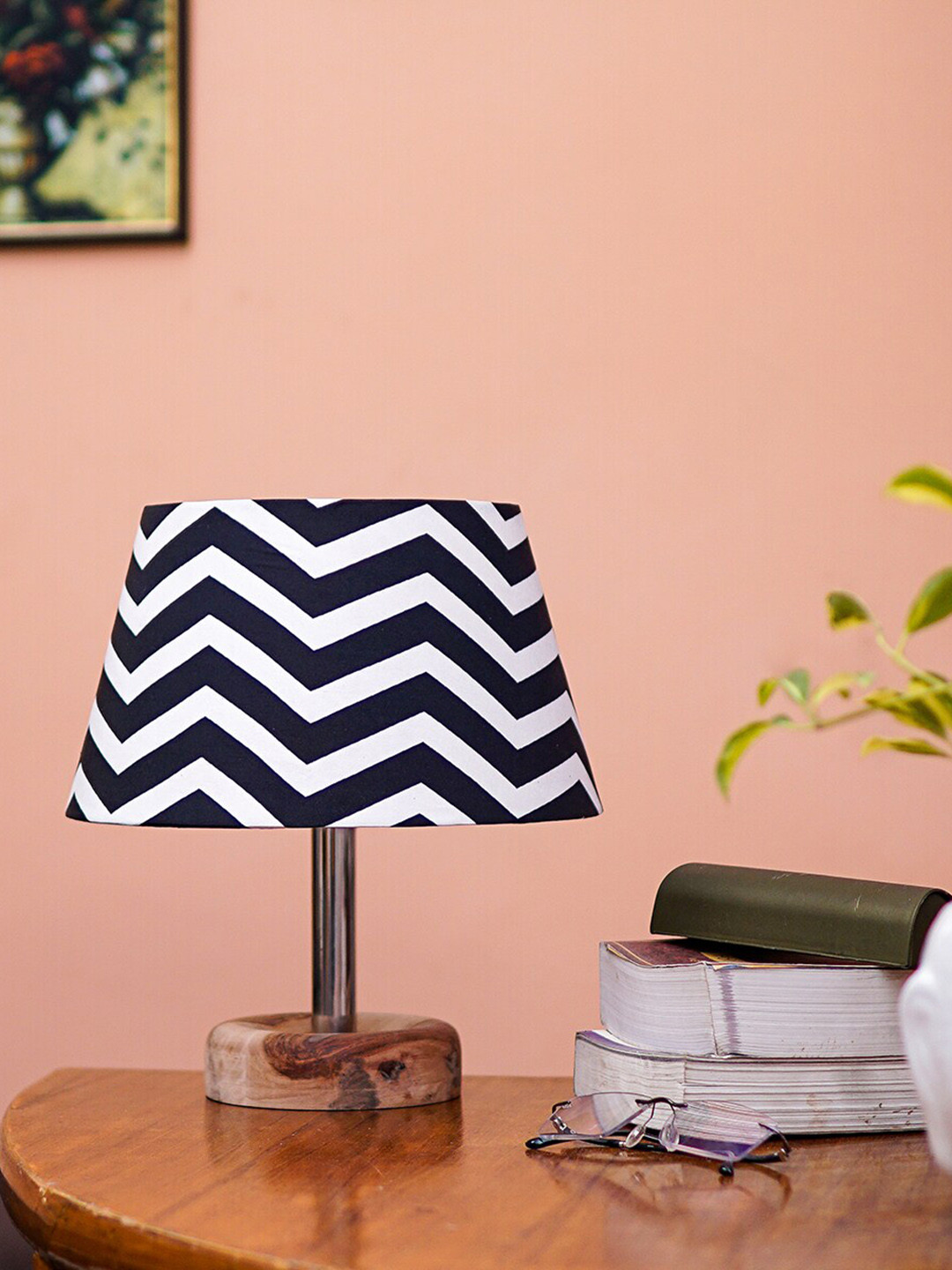 Pinecraft INTERNATIONAL White & Black Printed Edra Table Lamp With Shade