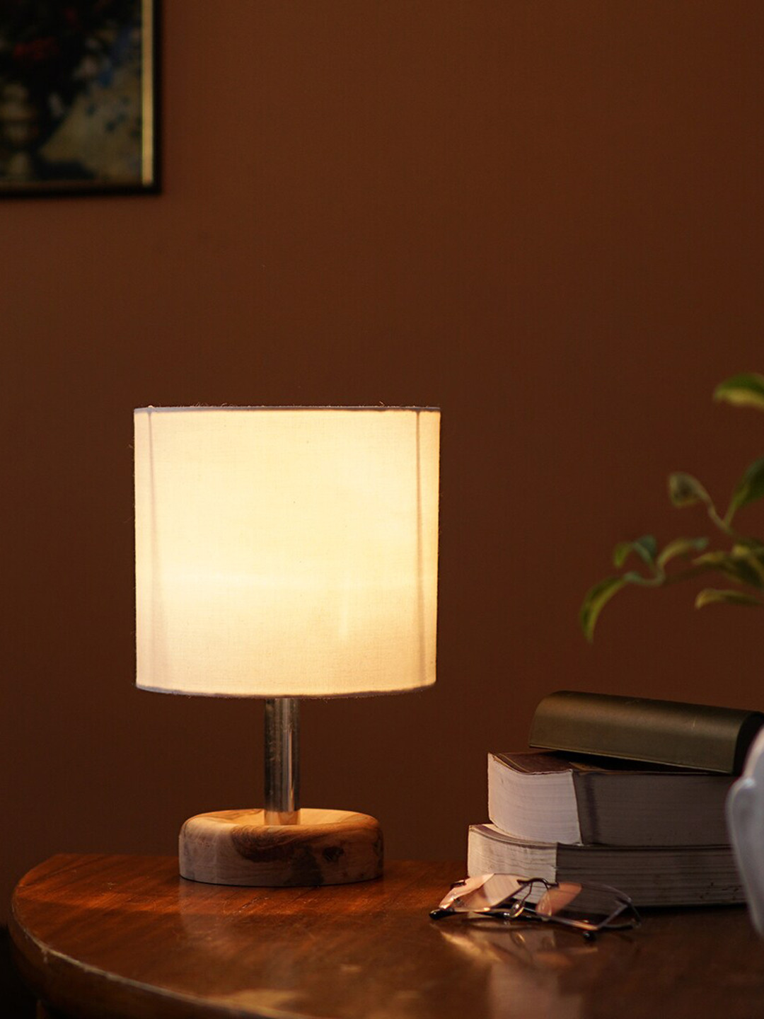 Pinecraft INTERNATIONAL Brown & Off White Edra Table Lamp With Shade