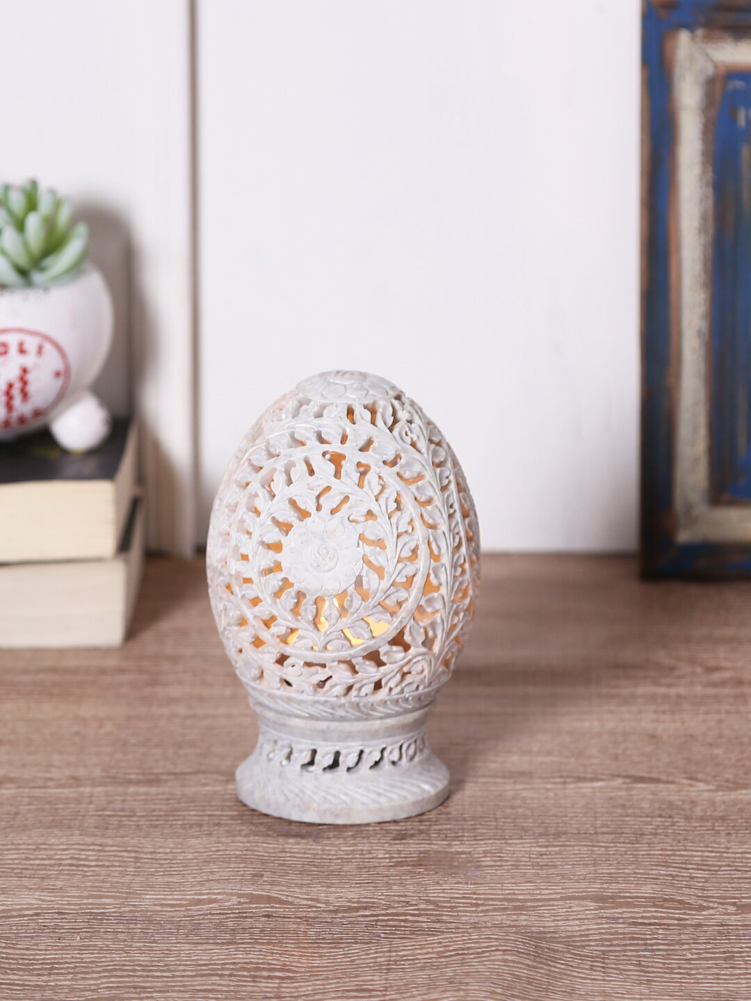 Aapno Rajasthan White Carved Tea Light Candle Holder