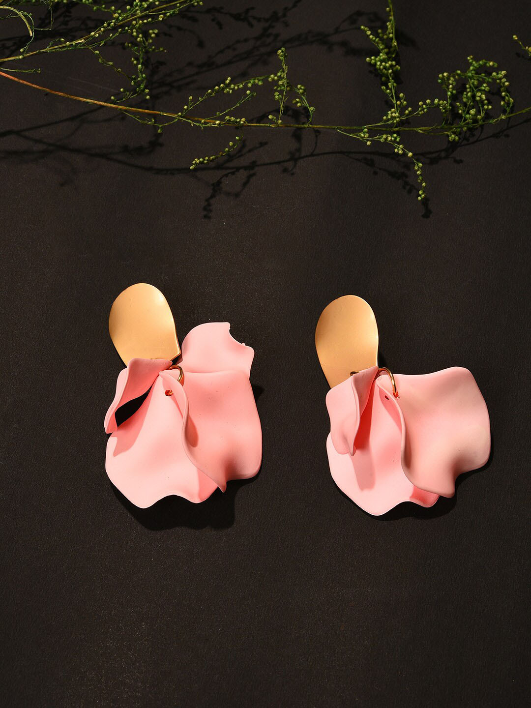 SOHI Women  Pink Contemporary Gold Plated Designer Drop Earring