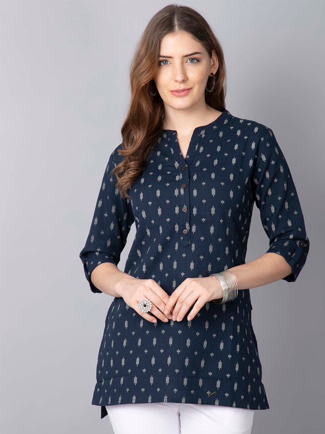 Pistaa Navy Blue Geometric Printed Kurti