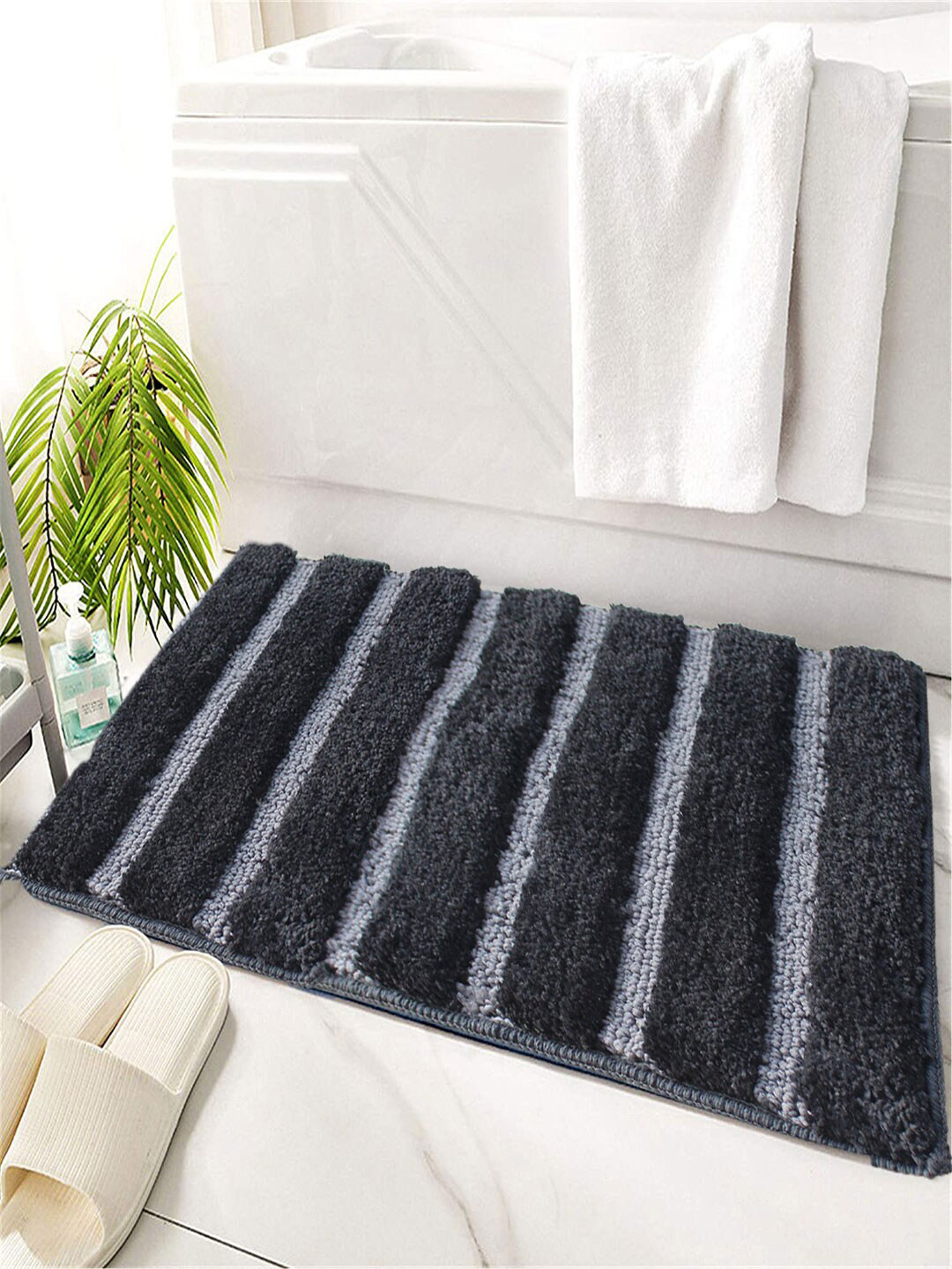 LUXEHOME INTERNATIONAL Black Mexico1600 GSM Striped Bath Rugs